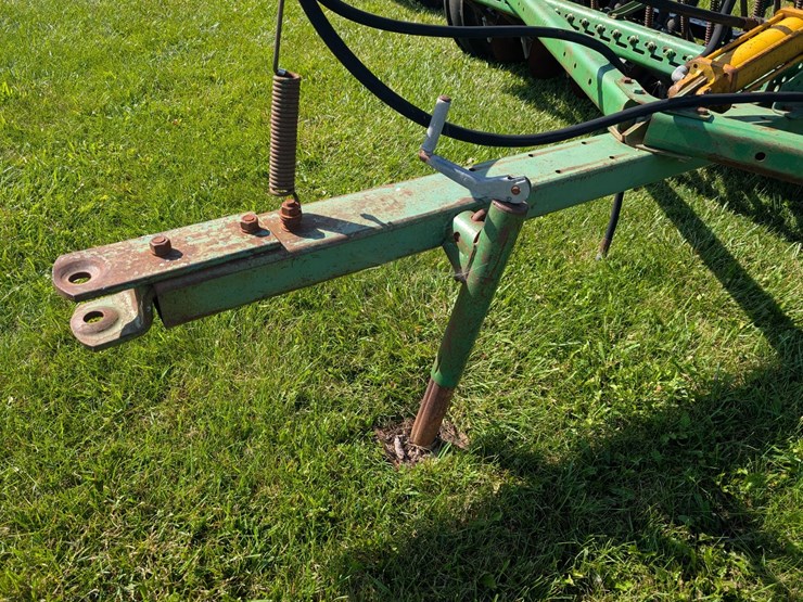 john-deere-8300-image-2