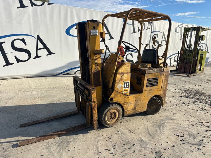 caterpillar-422s-image-1