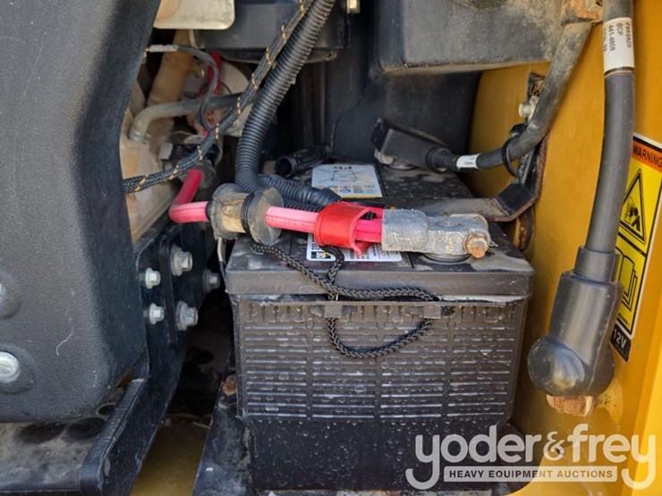 2018-caterpillar-299d2-image-45