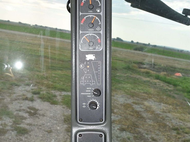 2011-gleaner-s77-image-47