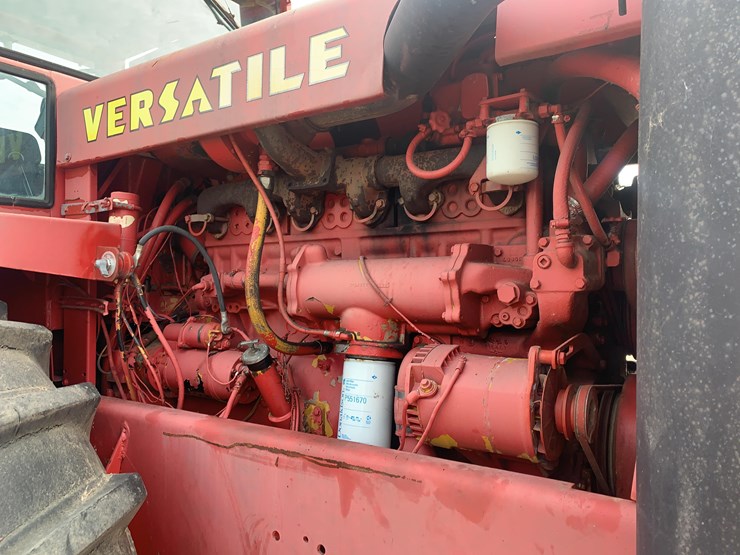 1976-versatile-850-image-14
