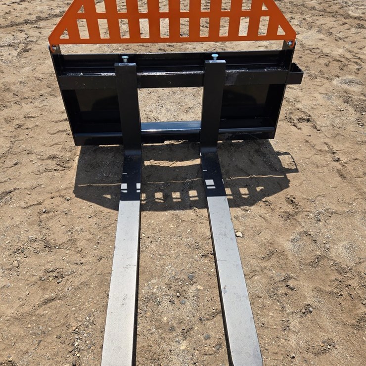 #2230 • (Edmore)wolverine 48" pallet forks