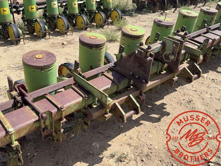 john-deere-12-image-8