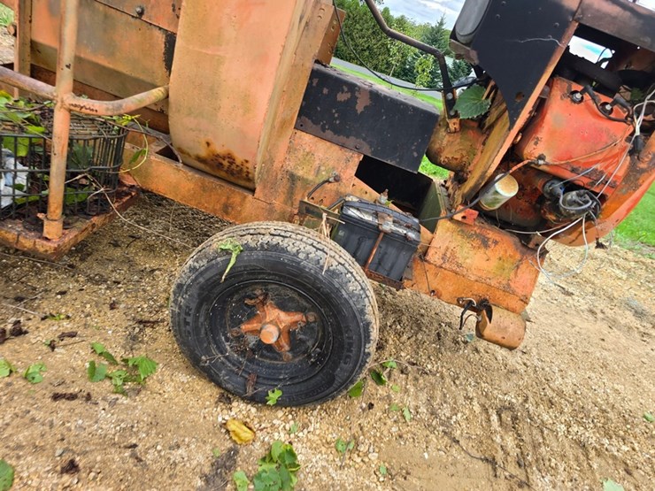 #2059-•-finn-bws-27-towable-straw-blower-image-23