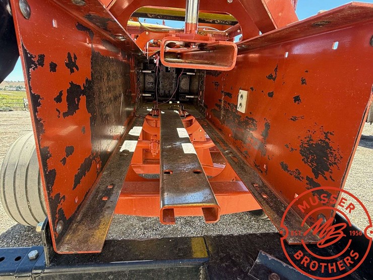 hesston-4590-image-9