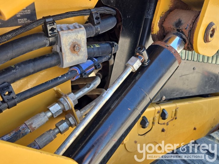 2019-caterpillar-299d2-image-32