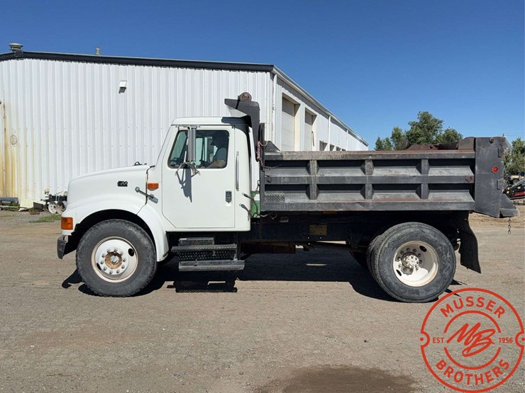 2000-international-4700-image-2