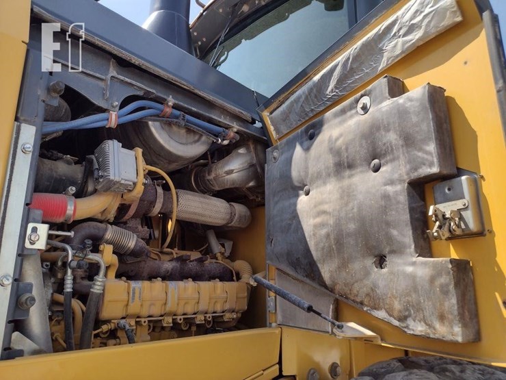 2017-deere-524kii-image-34