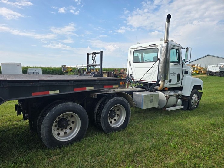 1999-mack-ch613-image-4