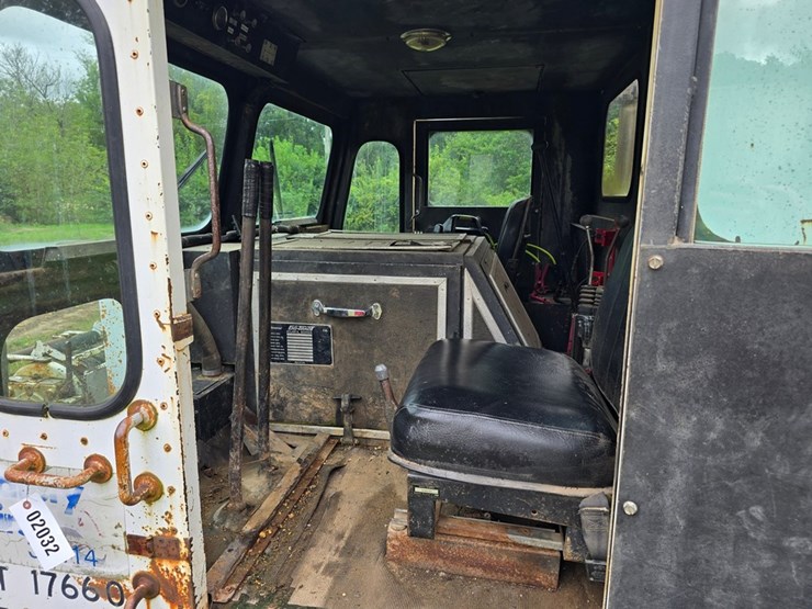 #2032-•-ago-trackt-gt1000h-dump-truck-image-26