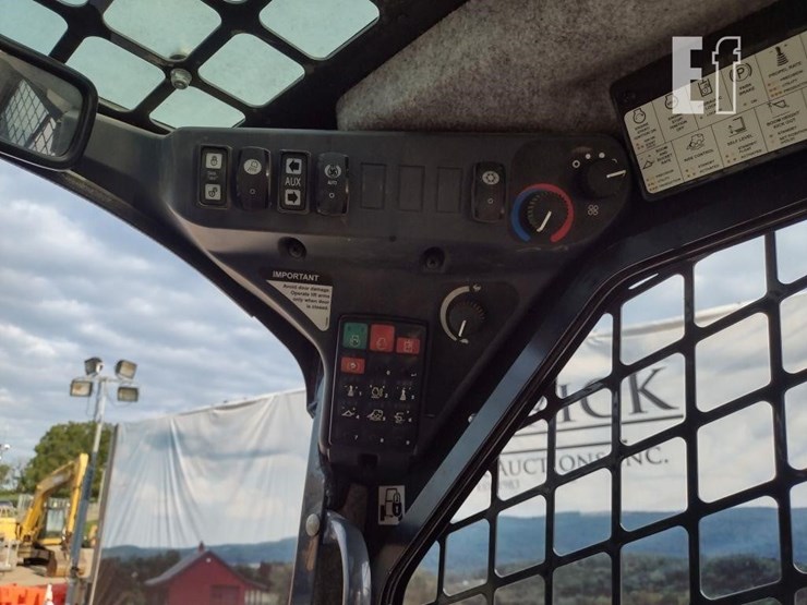 2019-deere-324g-image-8