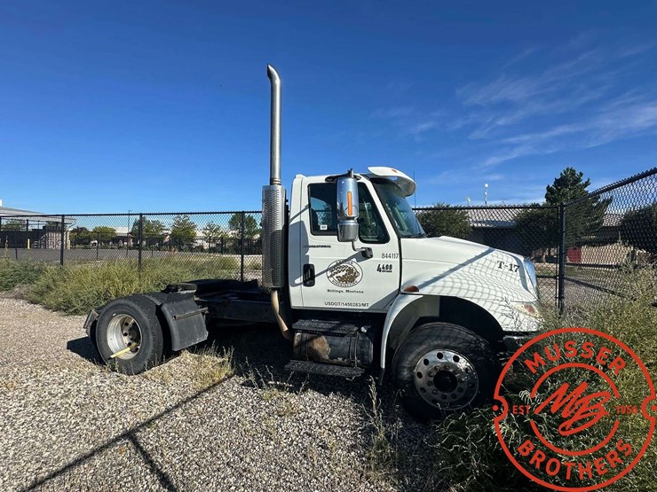 2007-international-durastar-4400-image-3