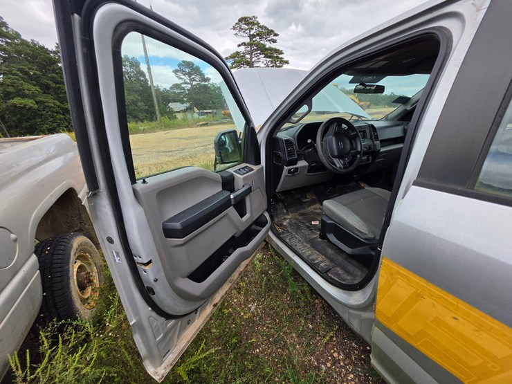 2016-ford-f150-image-25