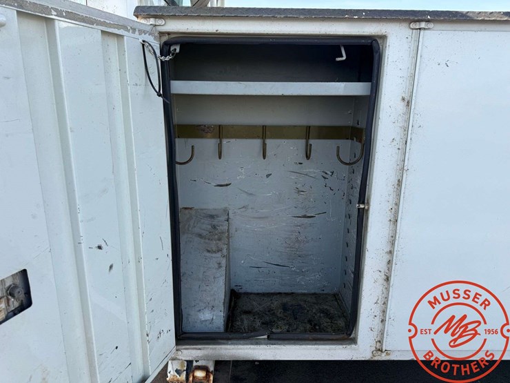 2011-international-durastar-4300-image-14