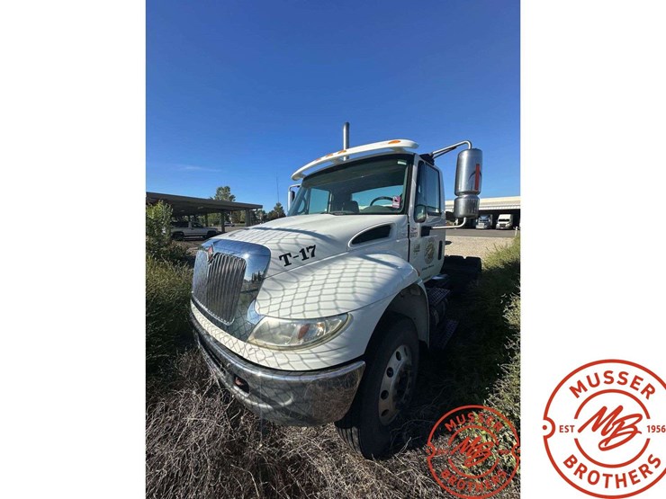 2007-international-durastar-4400-image-1