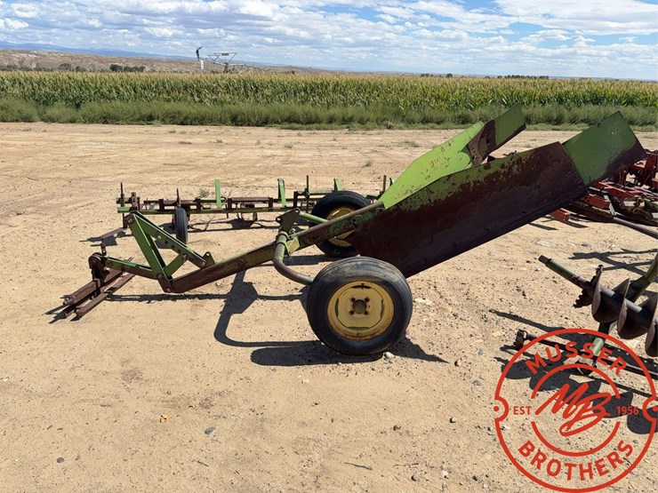 john-deere-12-image-4