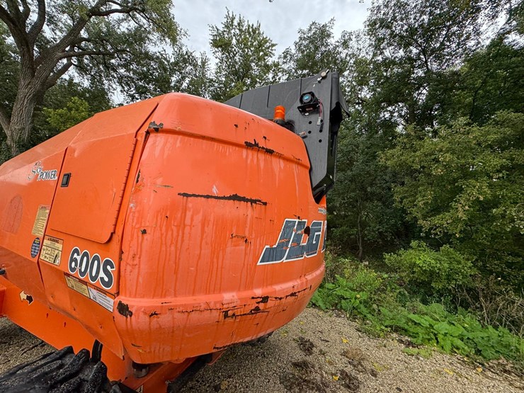 2011-jlg-600s-image-26