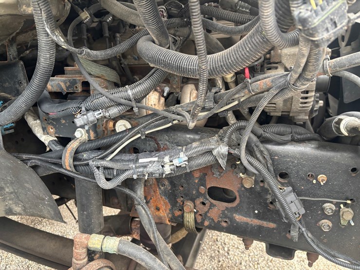 2009-gmc-7500-image-28