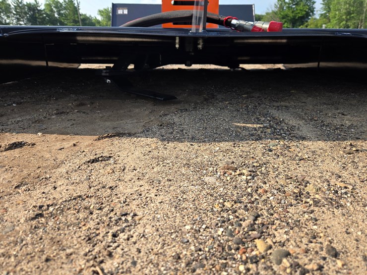 #2160-•-(edmore)-wolverine-brush-cutter-(slight-cosmetic-damage-to-shield)-see-picture-image-4