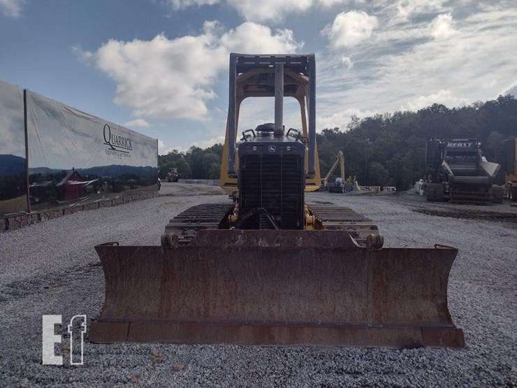 2001-deere-650h-image-2