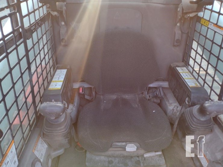 2020-bobcat-t770-image-12