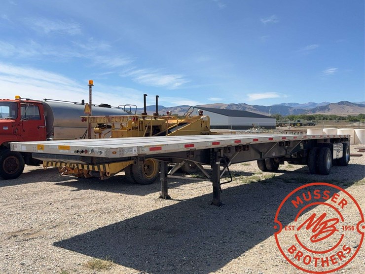 2020-utility-flatbed-image-1