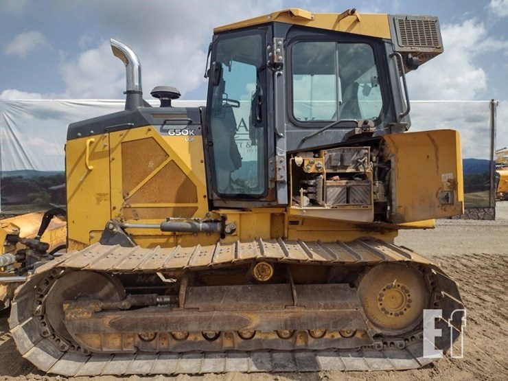 2015-deere-650k-lgp-image-15