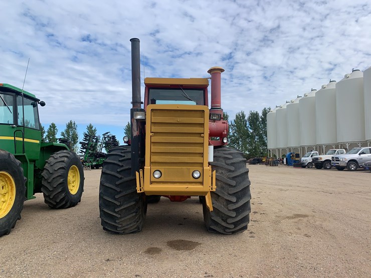 1976-versatile-850-image-2