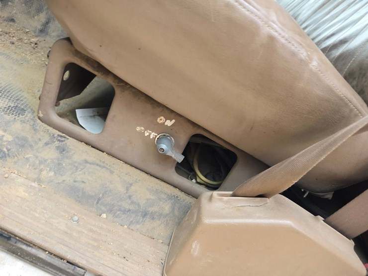 #2069-•-1993-chevrilet-3500-cheyanne-stake-body-truck-image-38