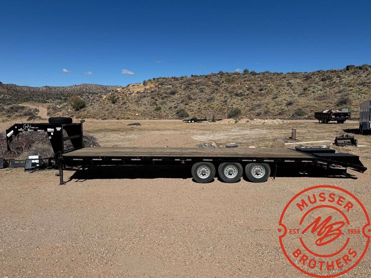 2014-c-&-b-fg392-gooseneck-flatbed-trailer---32'-x-8'-image-5