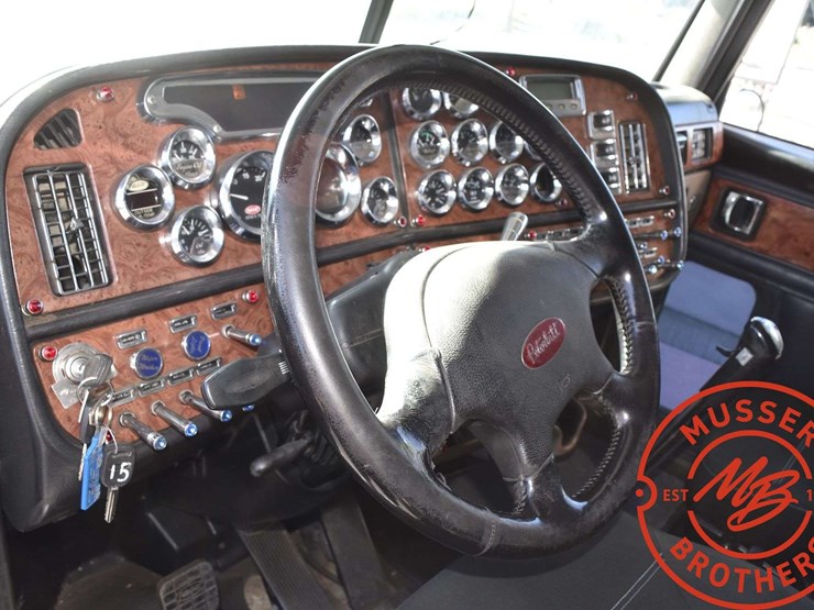 2005-peterbilt-379-image-46