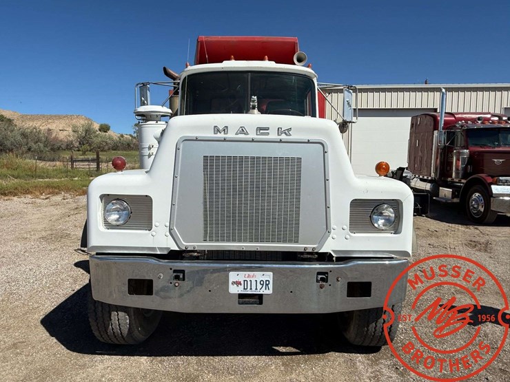 1979-mack-valueliner-image-7