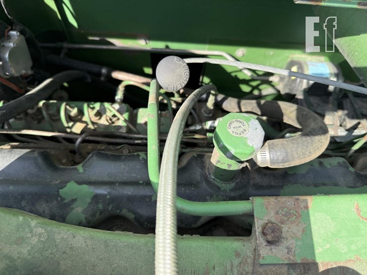 1983-john-deere-8820-image-8