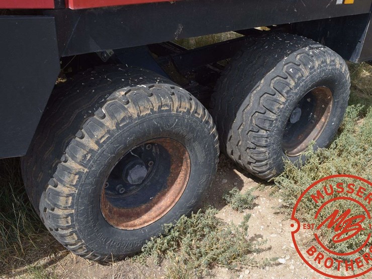 case-ih-lbx432-image-35