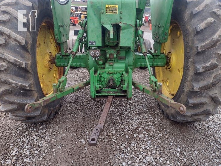john-deere-2520-image-30