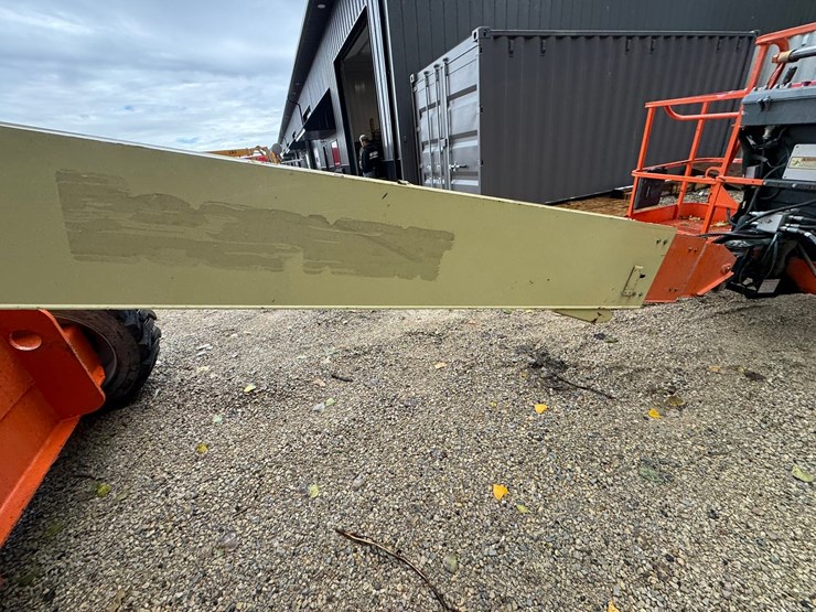 2011-jlg-600s-image-36