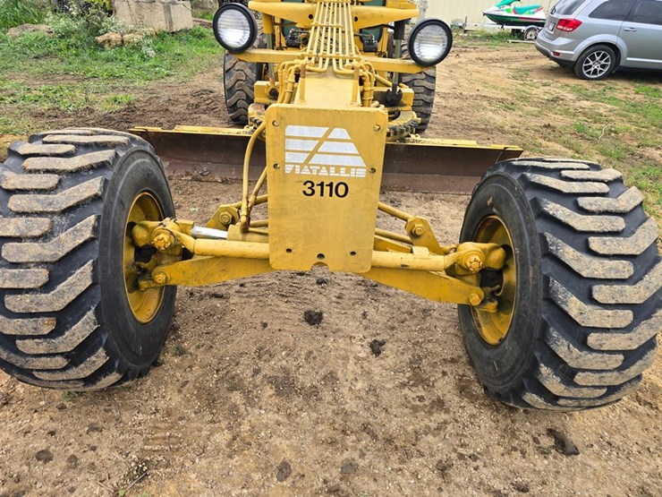 #2053-•-fiat-65-b-motor-grader-image-9