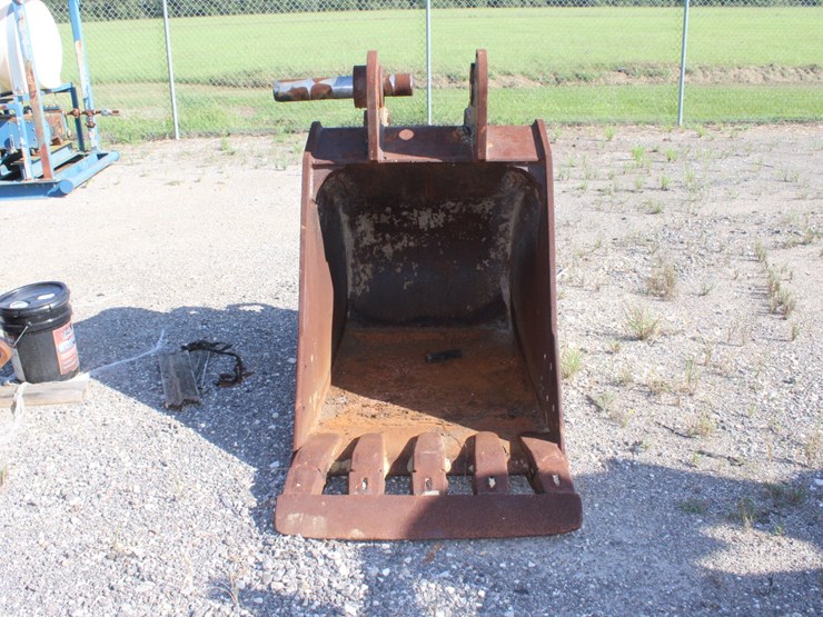 #1043-•-fleco-36"-bucket-image-1