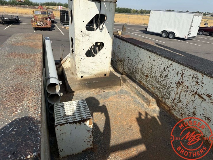 2011-international-durastar-4300-image-23