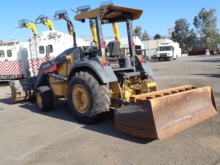 2019-deere-210lep-image-4