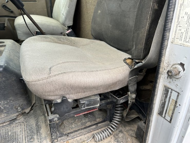 1992-international-8100-image-18