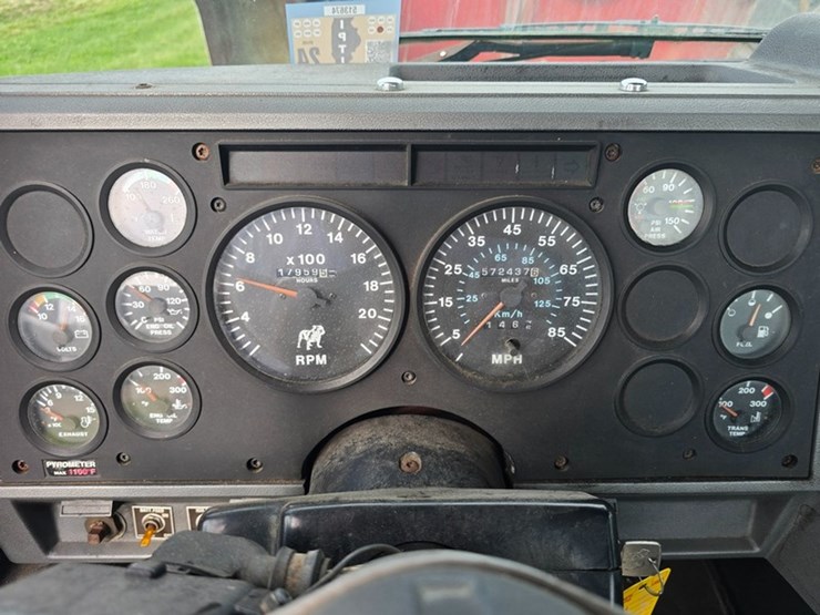 1999-mack-ch613-image-36