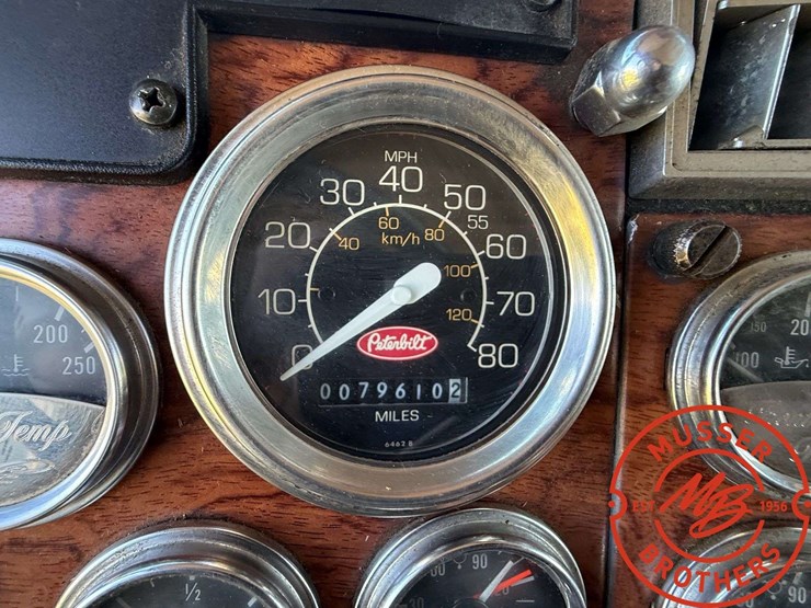 1993-peterbilt-379-image-34