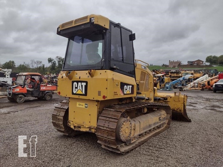 2015-caterpillar-d4k2-xl-image-38