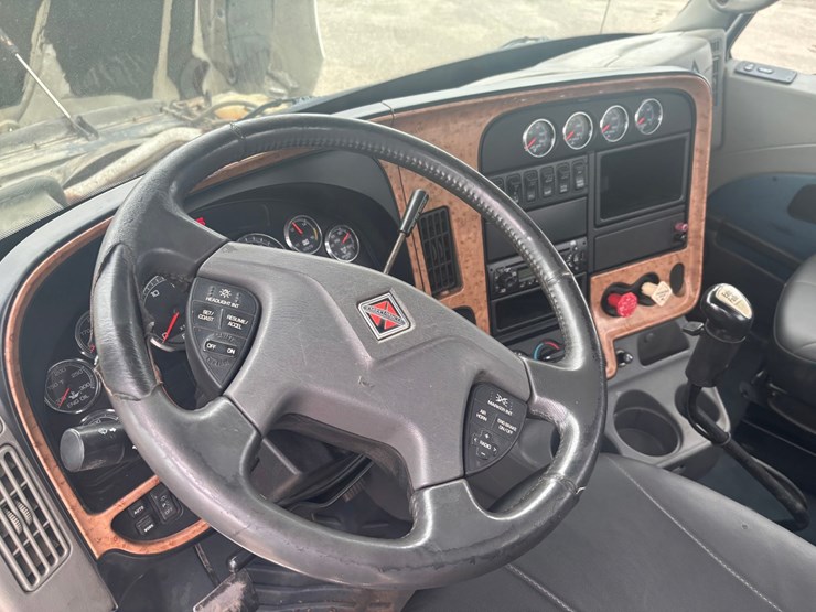 2010-international-prostar-image-62