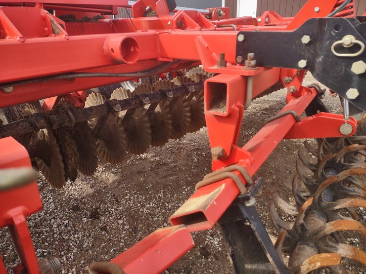 #2448-•-2015-kuhn-excelerator-8000-vertical-till-image-27