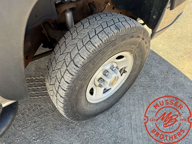 2003-chevrolet-2500hd-image-8