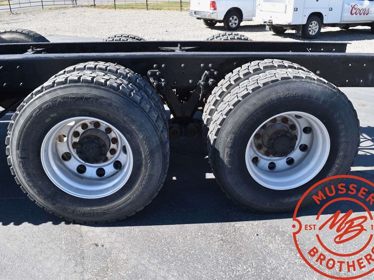 1999-kenworth-t800b-image-23