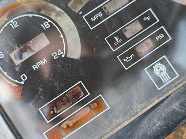 1996-kenworth-t800b-image-38