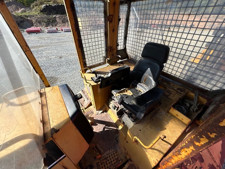 caterpillar-d5m-image-43